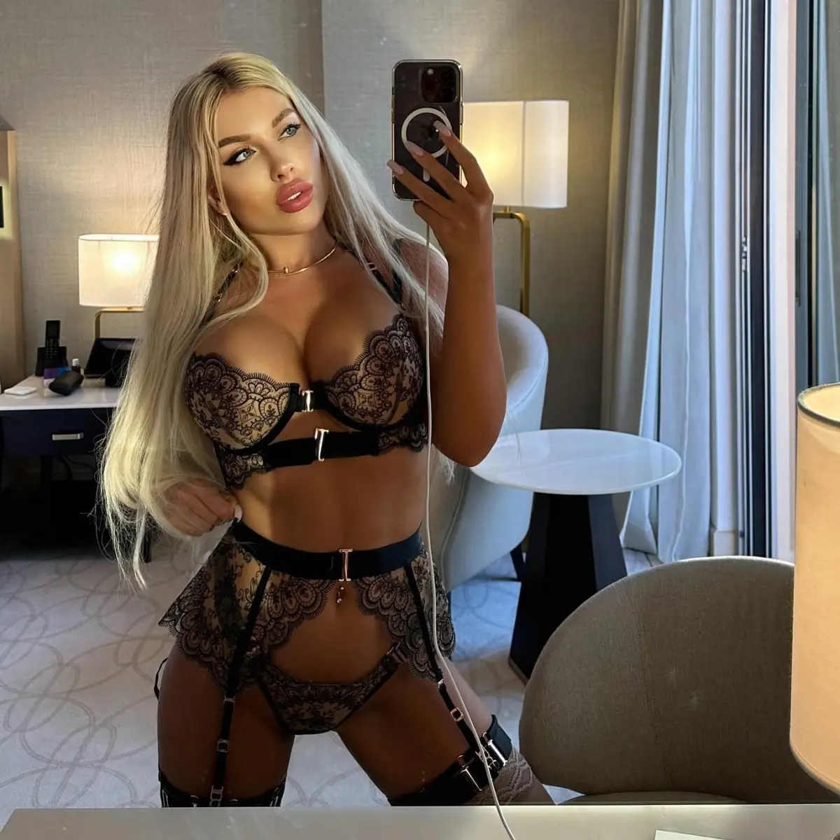 Искра эскорт в городе Москва